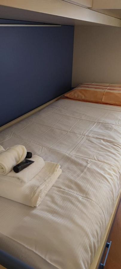 Azzurra Holiday Home - 850 M Al Mare - 75 Mq - Balconata Vivibile - Wi-Fi - Pay Tv Gratis - Posteggio Auto Condominiale Non Assegnato راباللو المظهر الخارجي الصورة